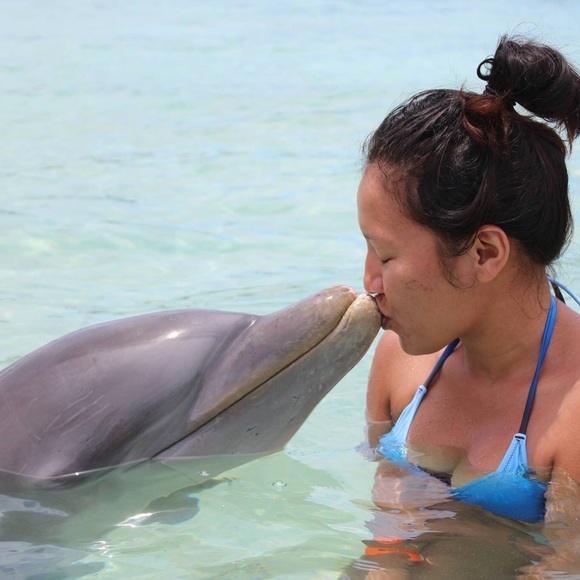 CLOTHES - Picture 2 of 2